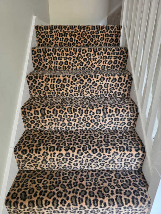 Wood flooring services | laminate flooring | carpet fitting service - SYN Carpets